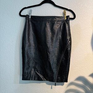 Guess Black Textured Zipper Skirt